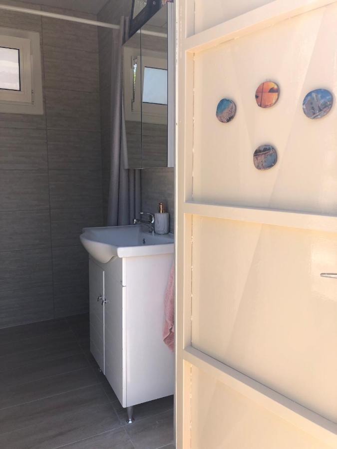 Converted Shed Studio & Garden Hanging Bed Porto Rafti Ngoại thất bức ảnh